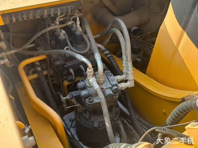 龙工 LG6225E 挖掘机