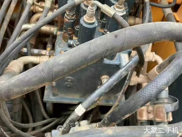 现代 R150LVS 挖掘机