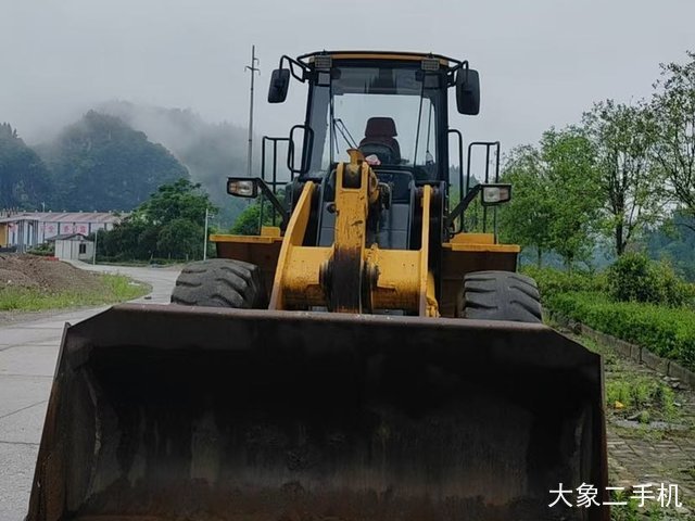 柳工 CLG855N 装载机