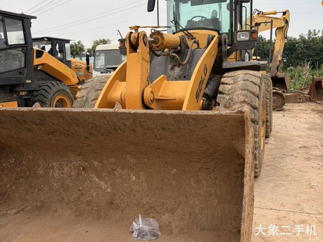 山东临工 L955F 装载机