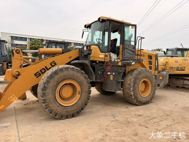 山东临工 L955F 装载机