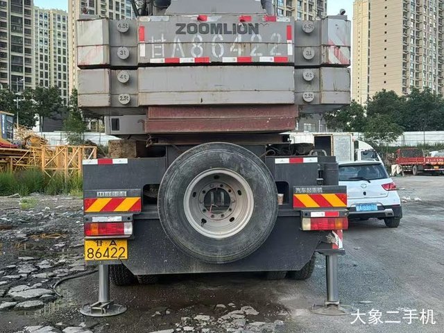 中联重科 QY70V 起重机