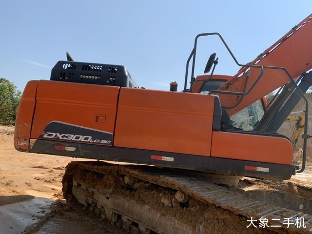 斗山 DX300LC-9C 挖掘机