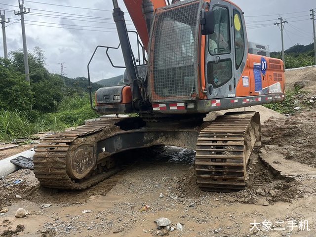 斗山 DX300LC-9C 挖掘机
