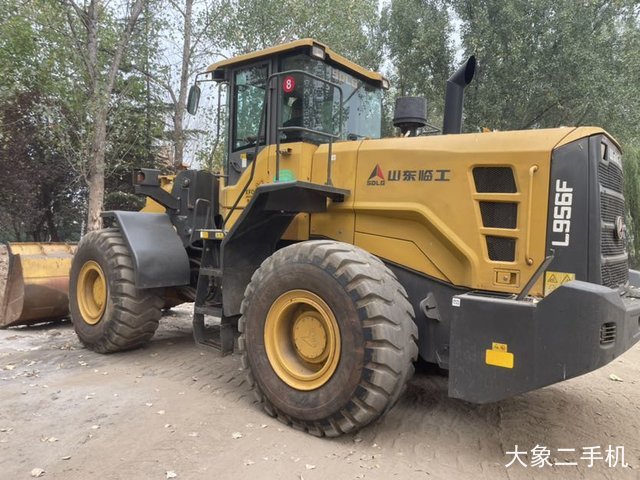 山东临工 L956F 装载机