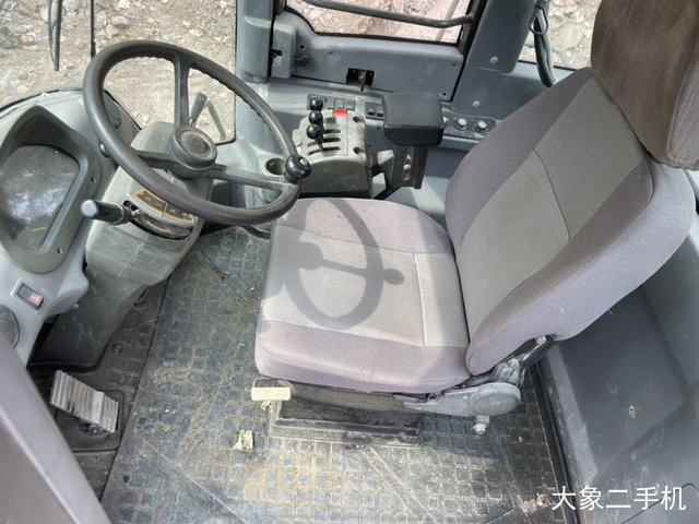 山东临工 L955F 装载机