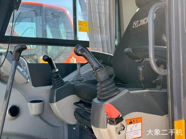 徐工 XE60 挖掘机