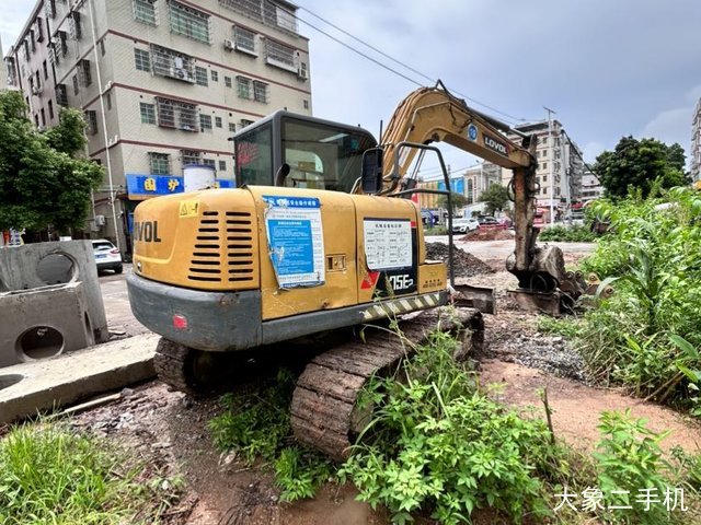 雷沃重工 FR75 挖掘机