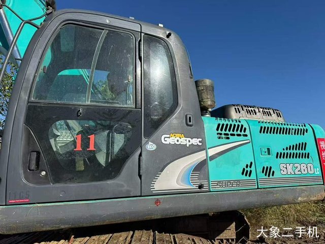 神钢 SK27SR 挖掘机
