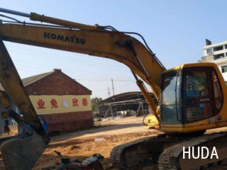 Komatsu PC200-6 Excavator
