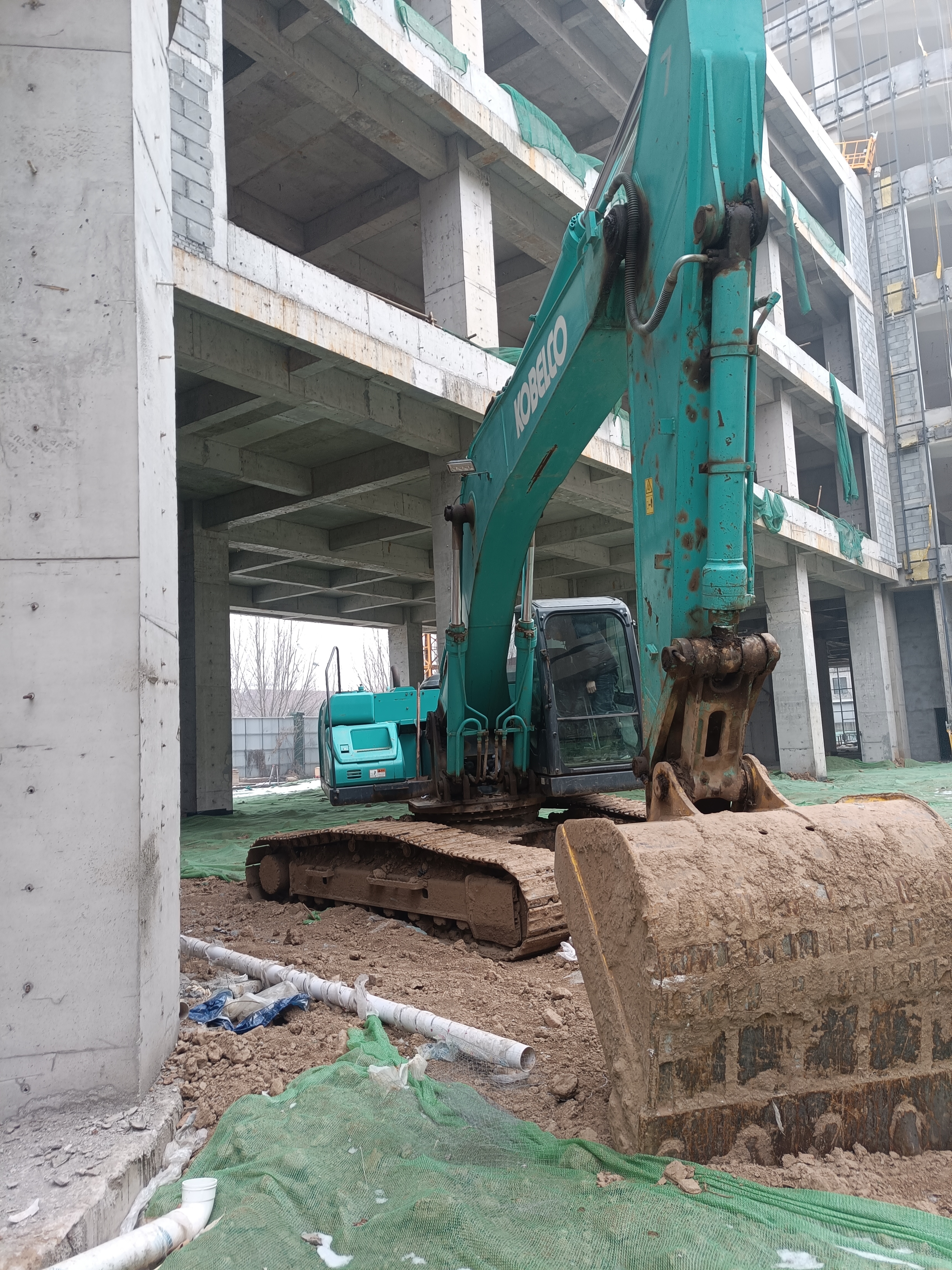 Kobelco SK250-10 photo