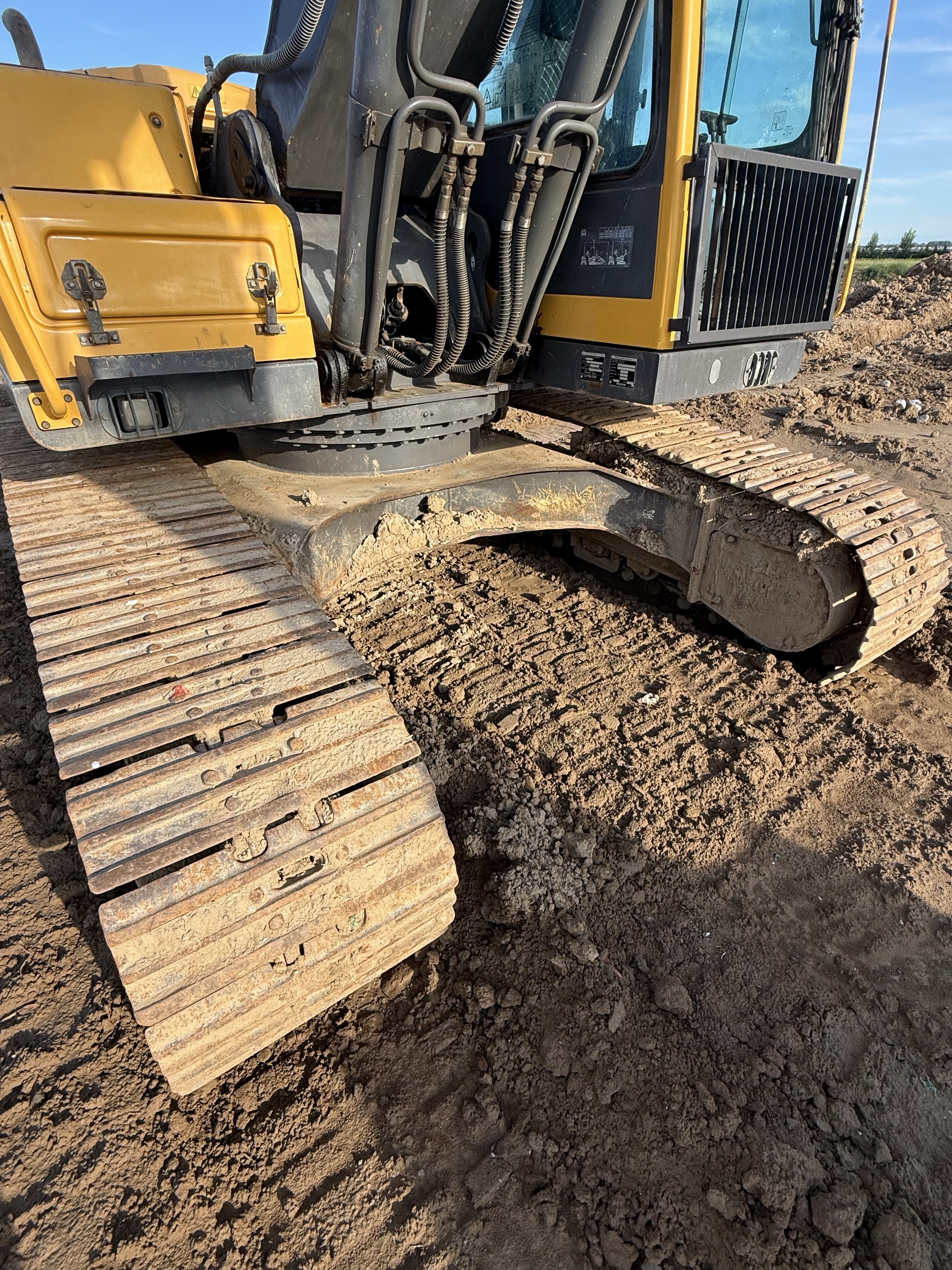 Volvo EC240B used excavator
